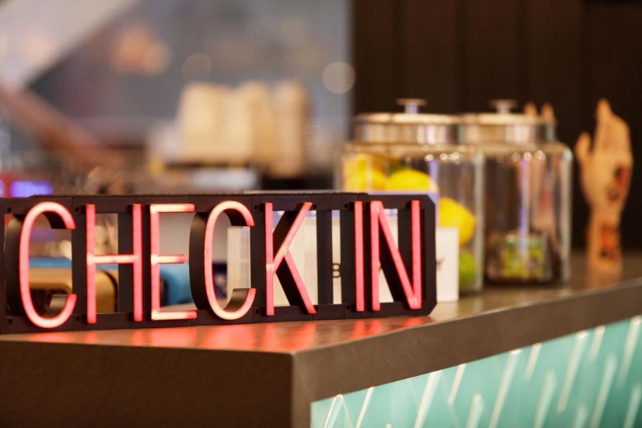 Moxy Richmond Downtown Hotel ภายนอก รูปภาพ