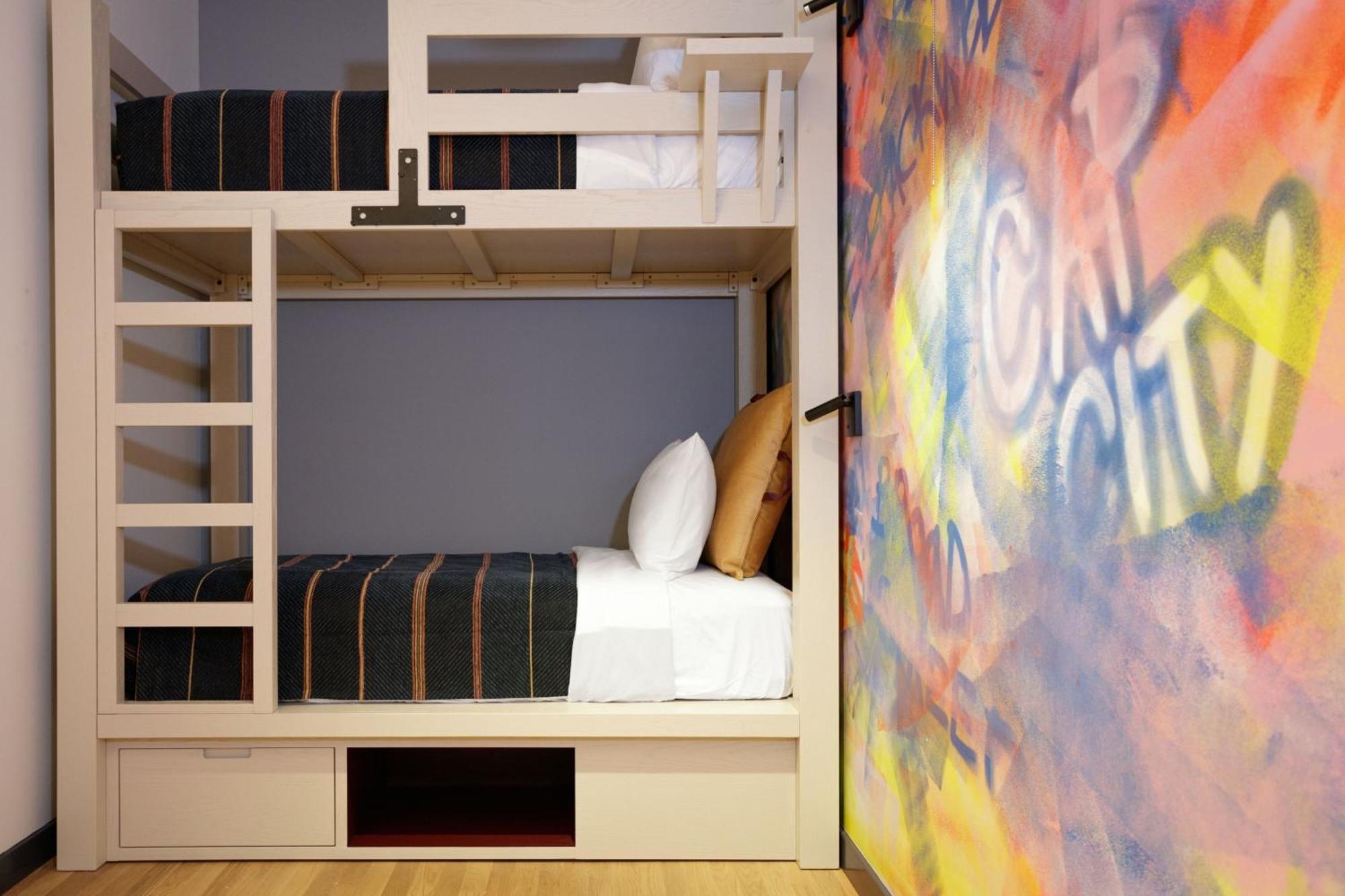 Moxy Richmond Downtown Hotel ภายนอก รูปภาพ