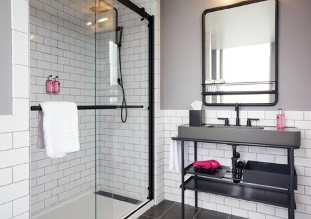Moxy Richmond Downtown Hotel ภายนอก รูปภาพ