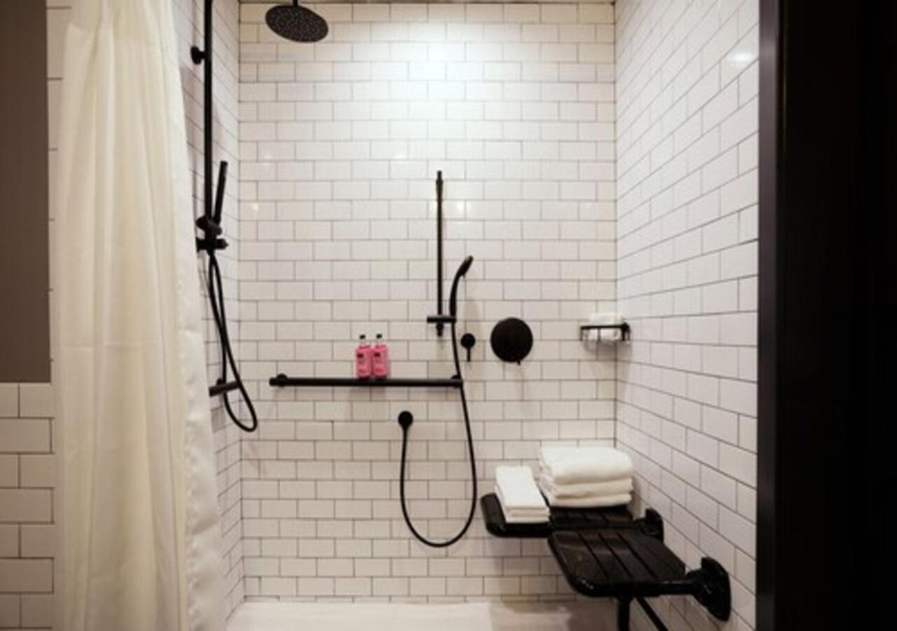 Moxy Richmond Downtown Hotel ภายนอก รูปภาพ